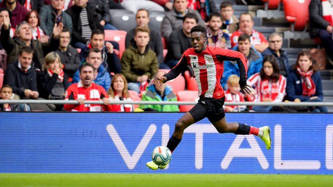  La velocidad de Iñaki Williams en banda creó problemas al Granada.