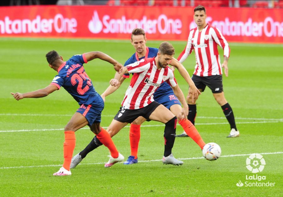  Yeray Álvarez muy exigido ante los de Julen Lopetegui.