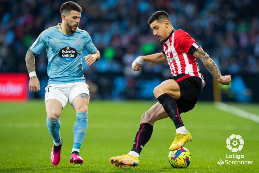 Yuri Berchiche, durante el partido del Athletic ante el Celta en Balaídos.