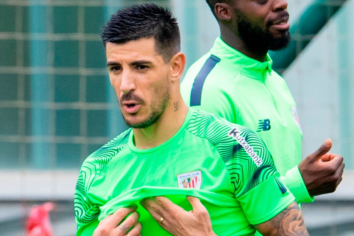  Yuri Berchiche se entrena ya con el grupo en Lezama.