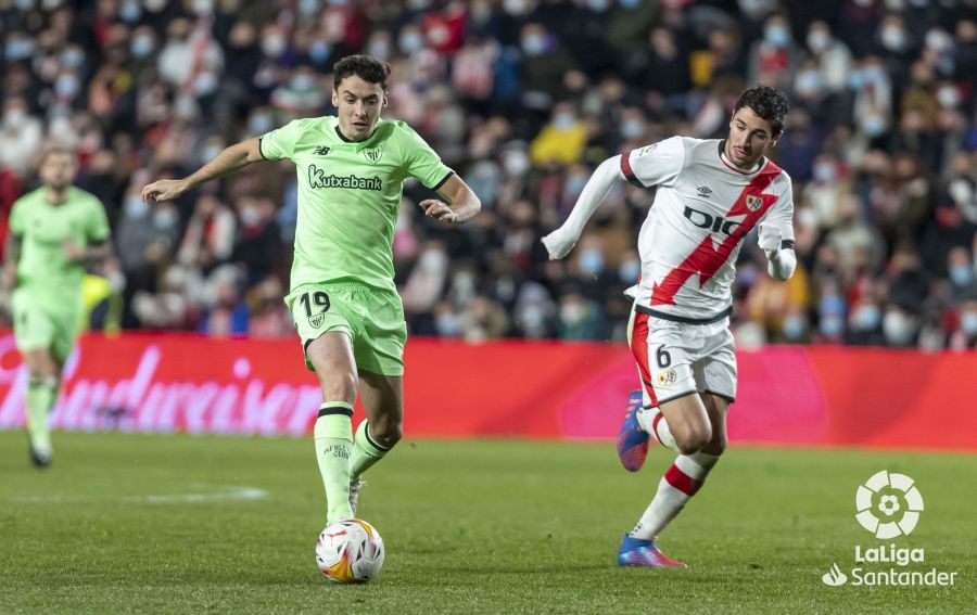  Oier Zarraga, durante el partido frente al Rayo en Vallecas.