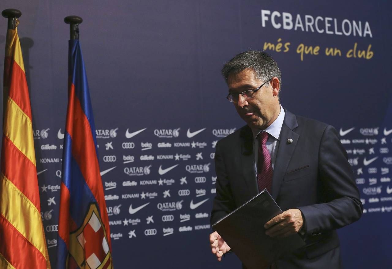  Bartomeu abandona un acto del Barcelona.