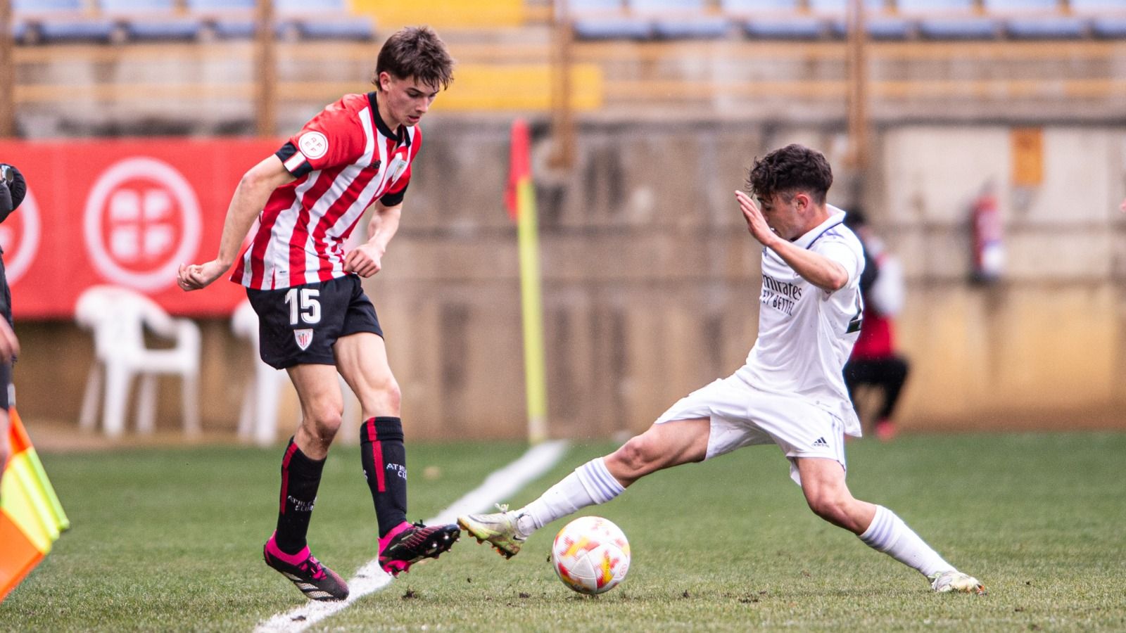  Gaizka Alboniga-Menor, ante el Real Madrid juvenil en León en Copa.