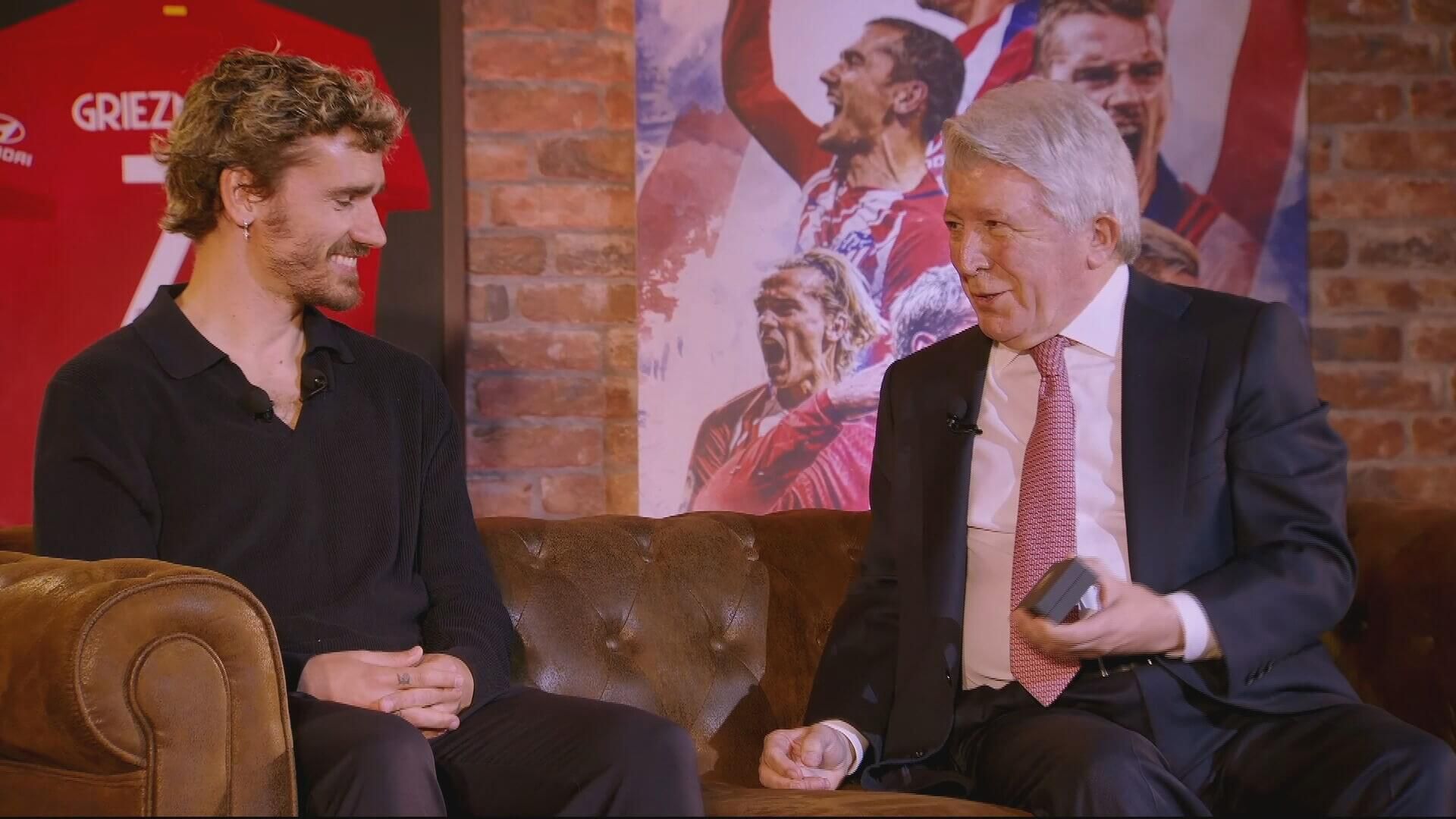  Antoine Griezmann y Enrique Cerezo. (Fuente: Atleti)