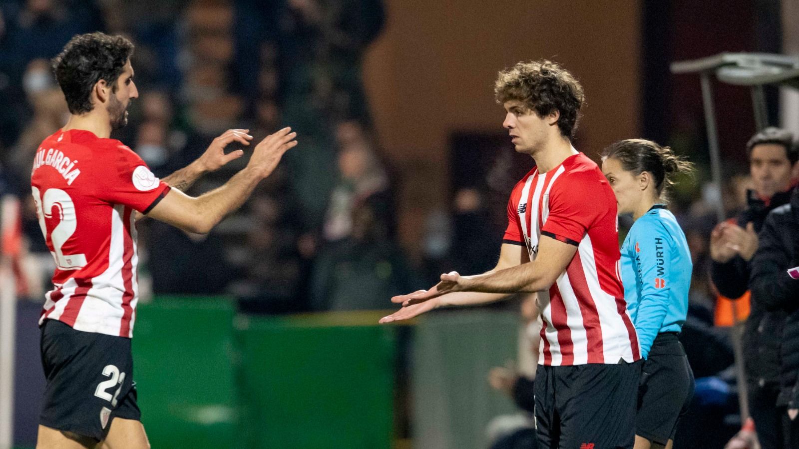 Raúl García da paso a el debut de Juan Artola en Copa con el Athletic.
