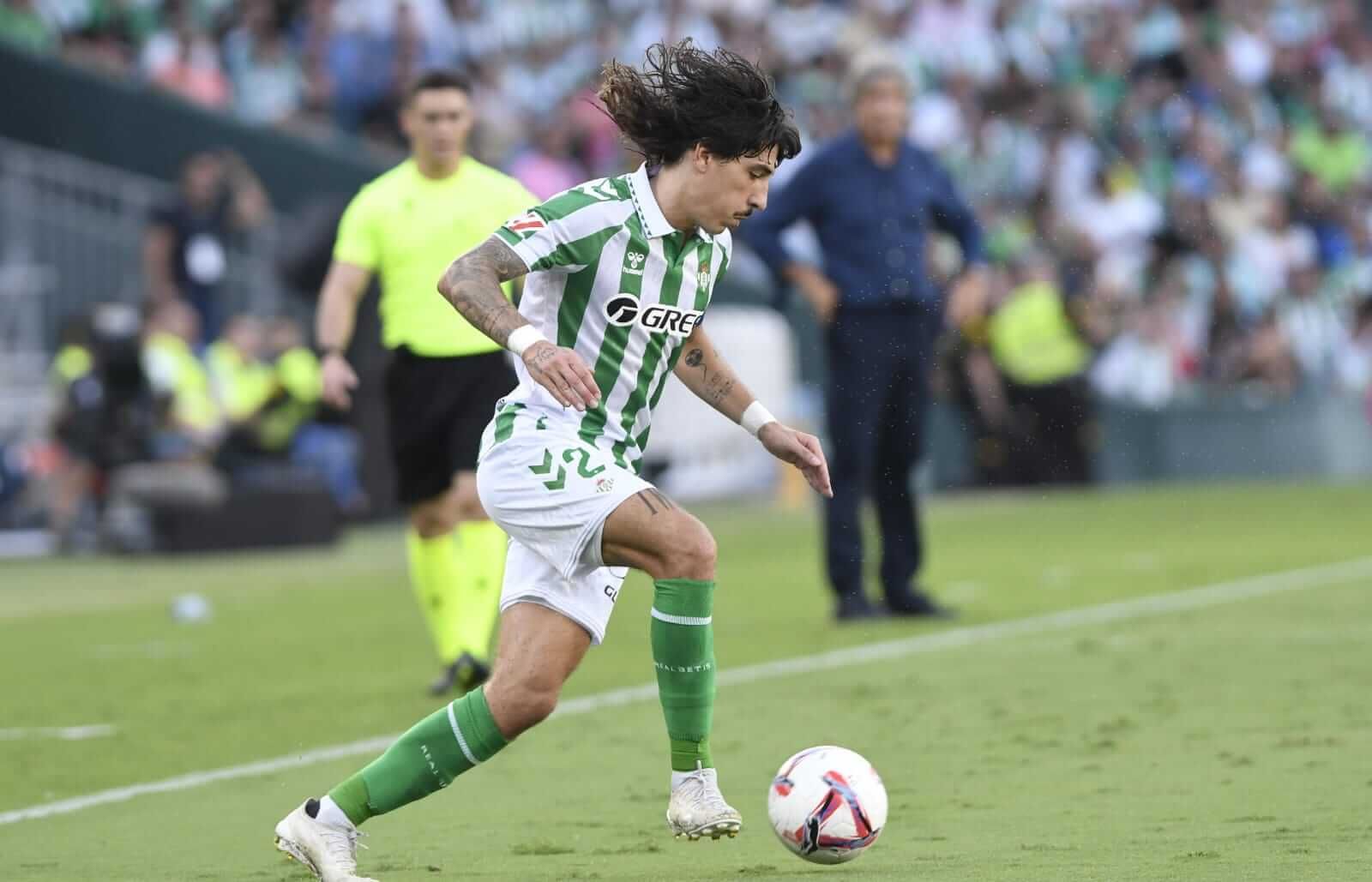  Héctor Bellerín, novedad en la convocatoria del Betis.