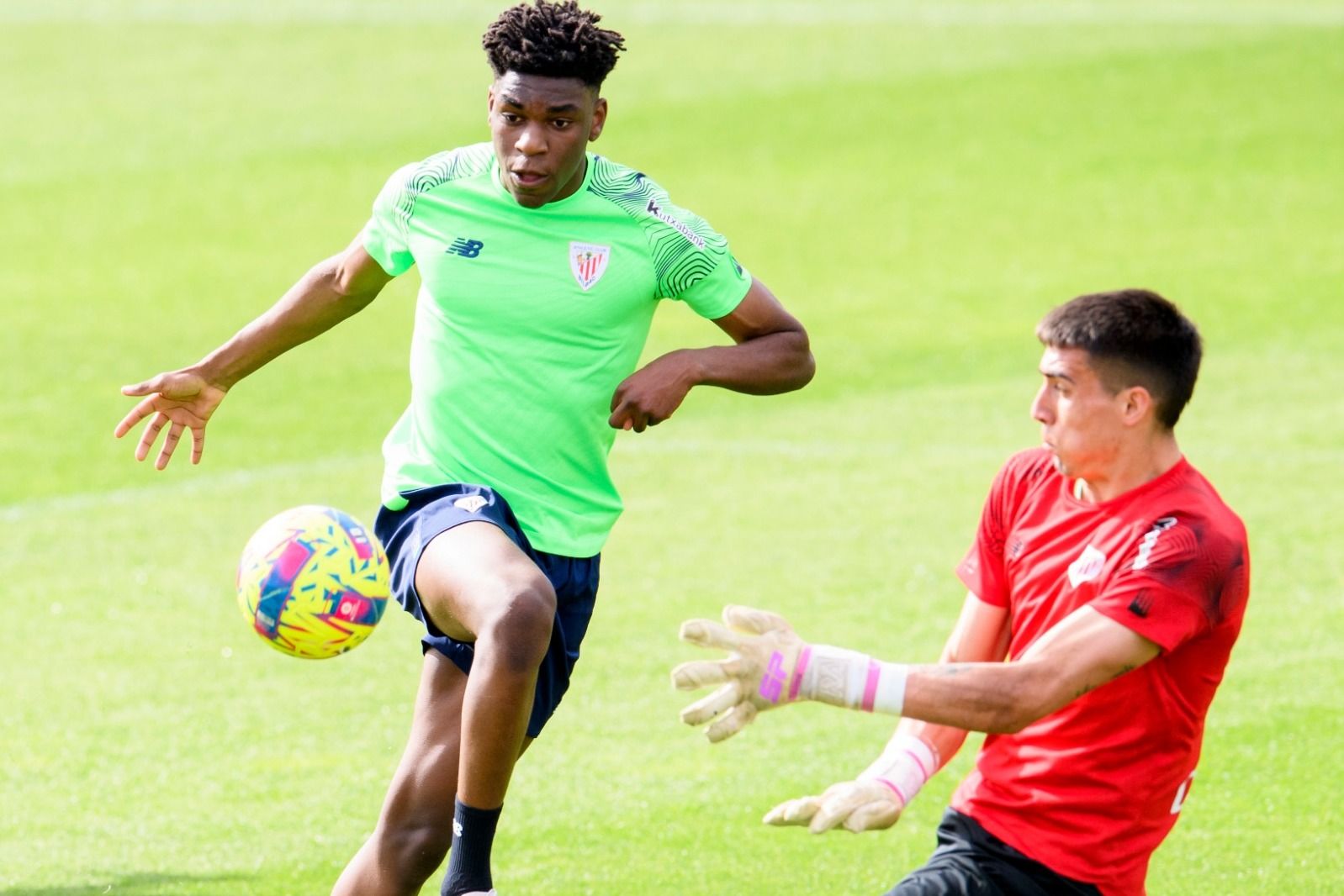 Junior Bita intenta superar a Alex padilla en Lezama.