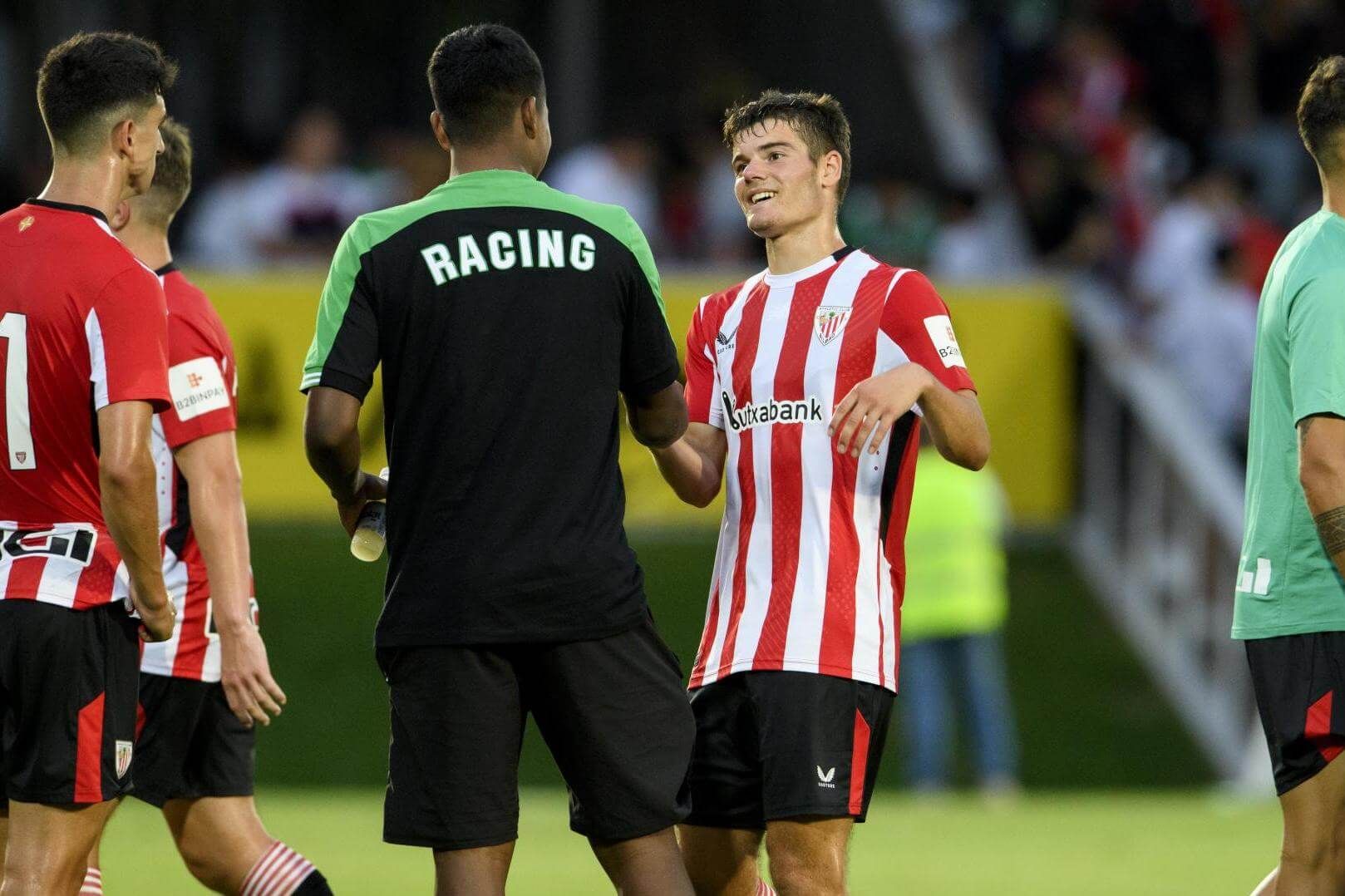 Peio canales después del amistoso ante el Racing en Lasesarre.