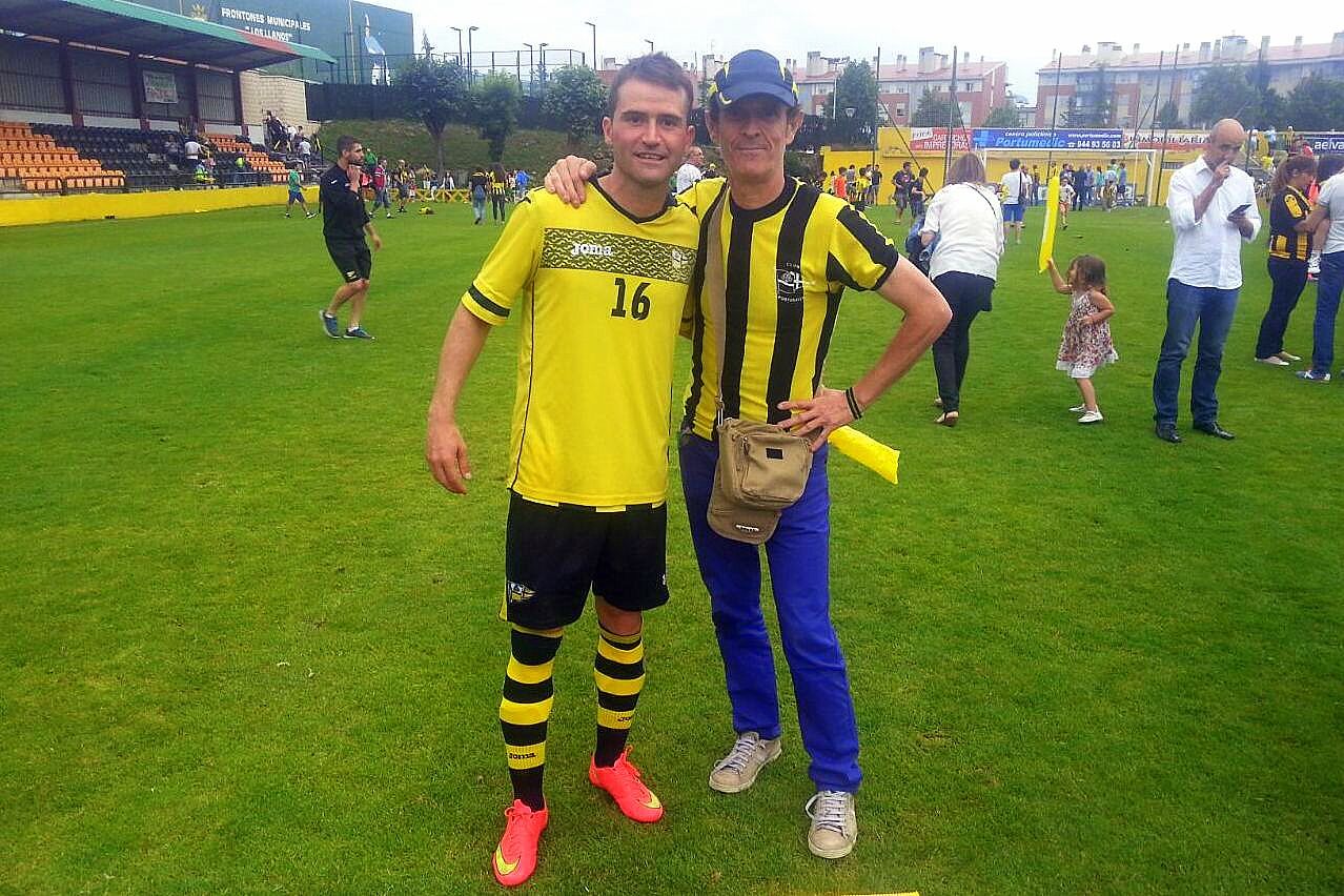 Germán Beltrán y Kuitxi Pérez, tras el ascenso del Portugalete Club ante el CD Cayón en La Florida.