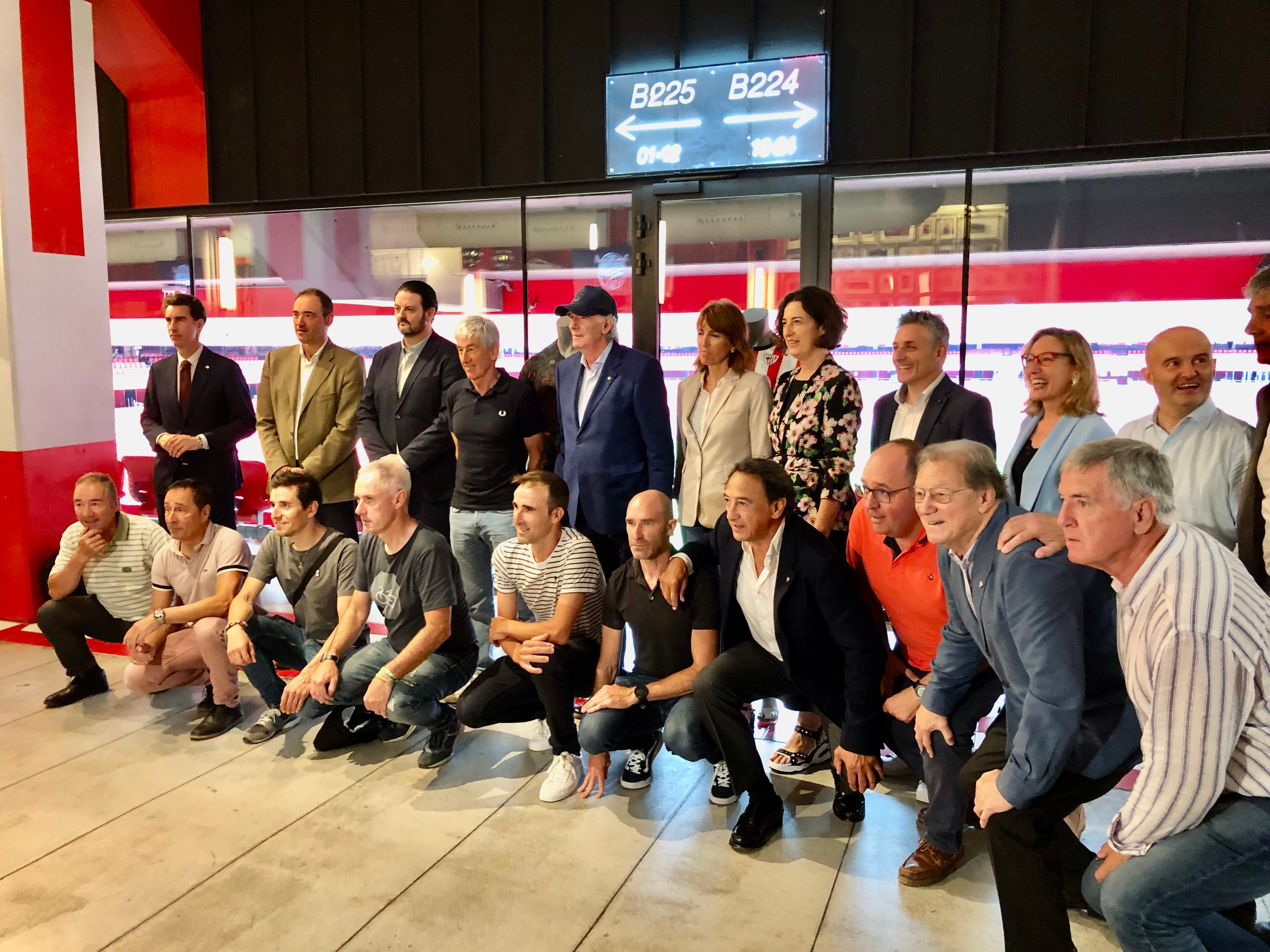 La preciosa exposición Ciclismo y Athletic Club ha sido inaugurada el 19 de junio en San Mamés.