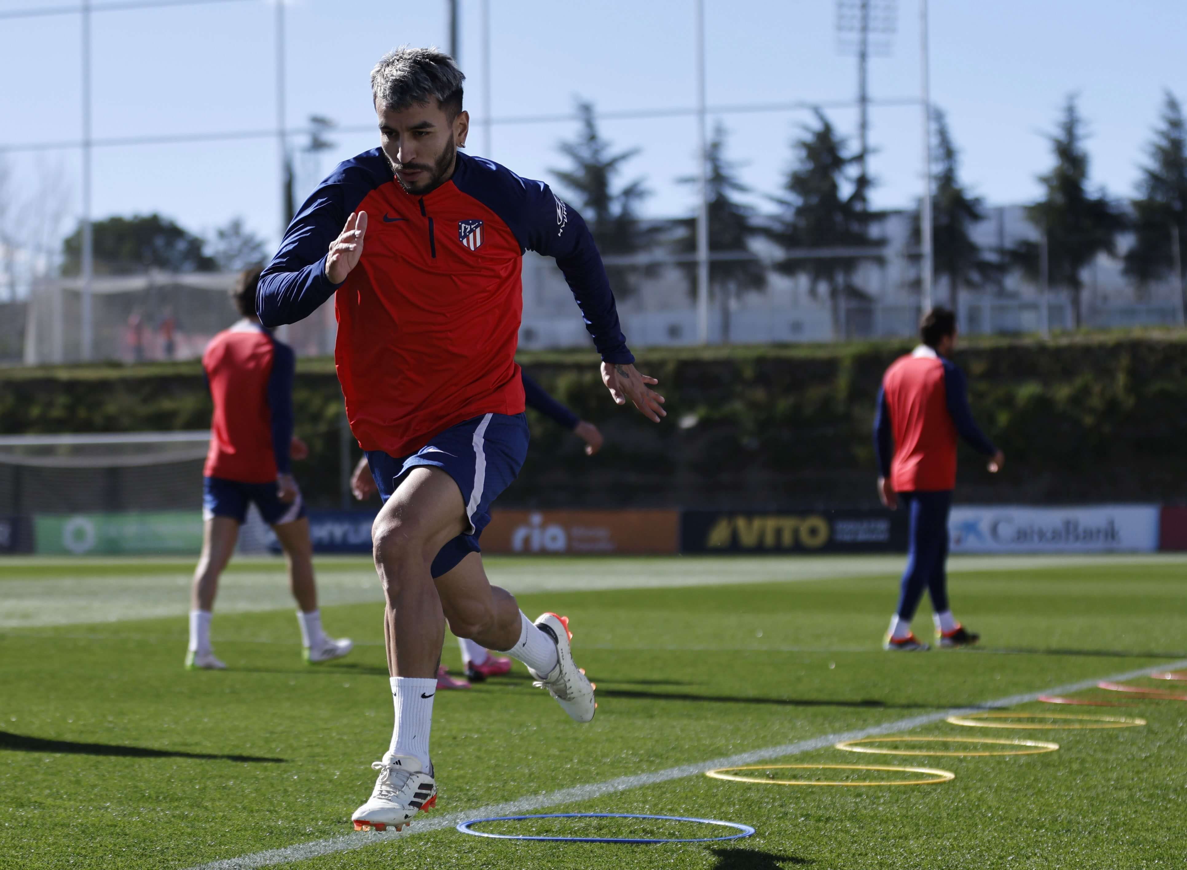 Ángel Correa, en un entrenamiento del Atlético.