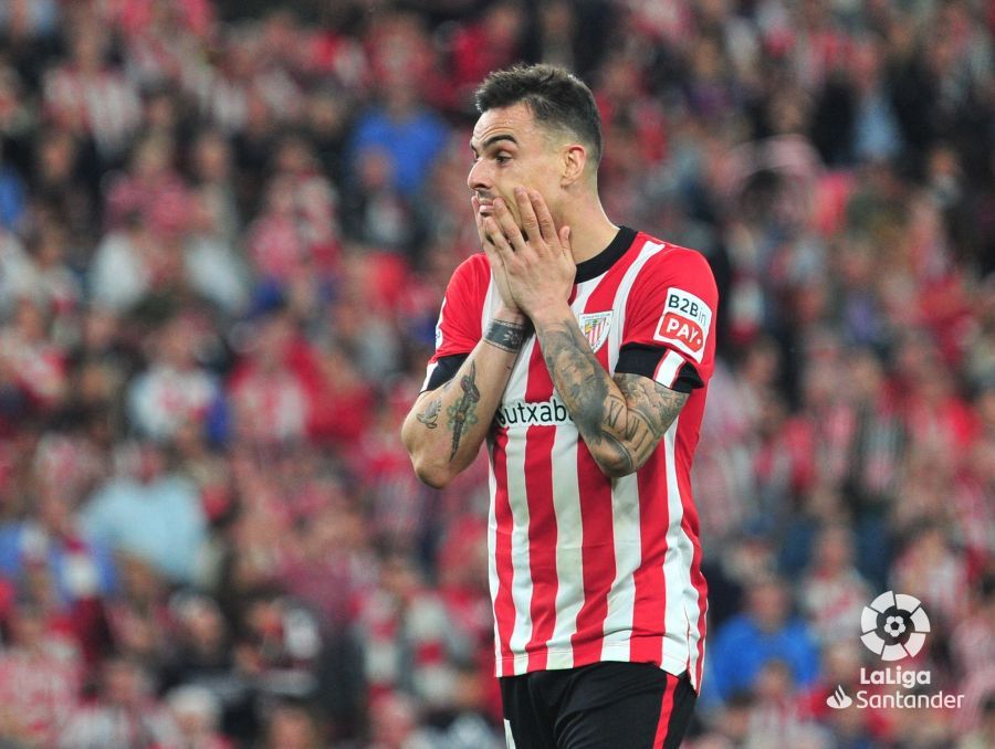  Dani García, durante el partido ante el Barça en San Mamés.