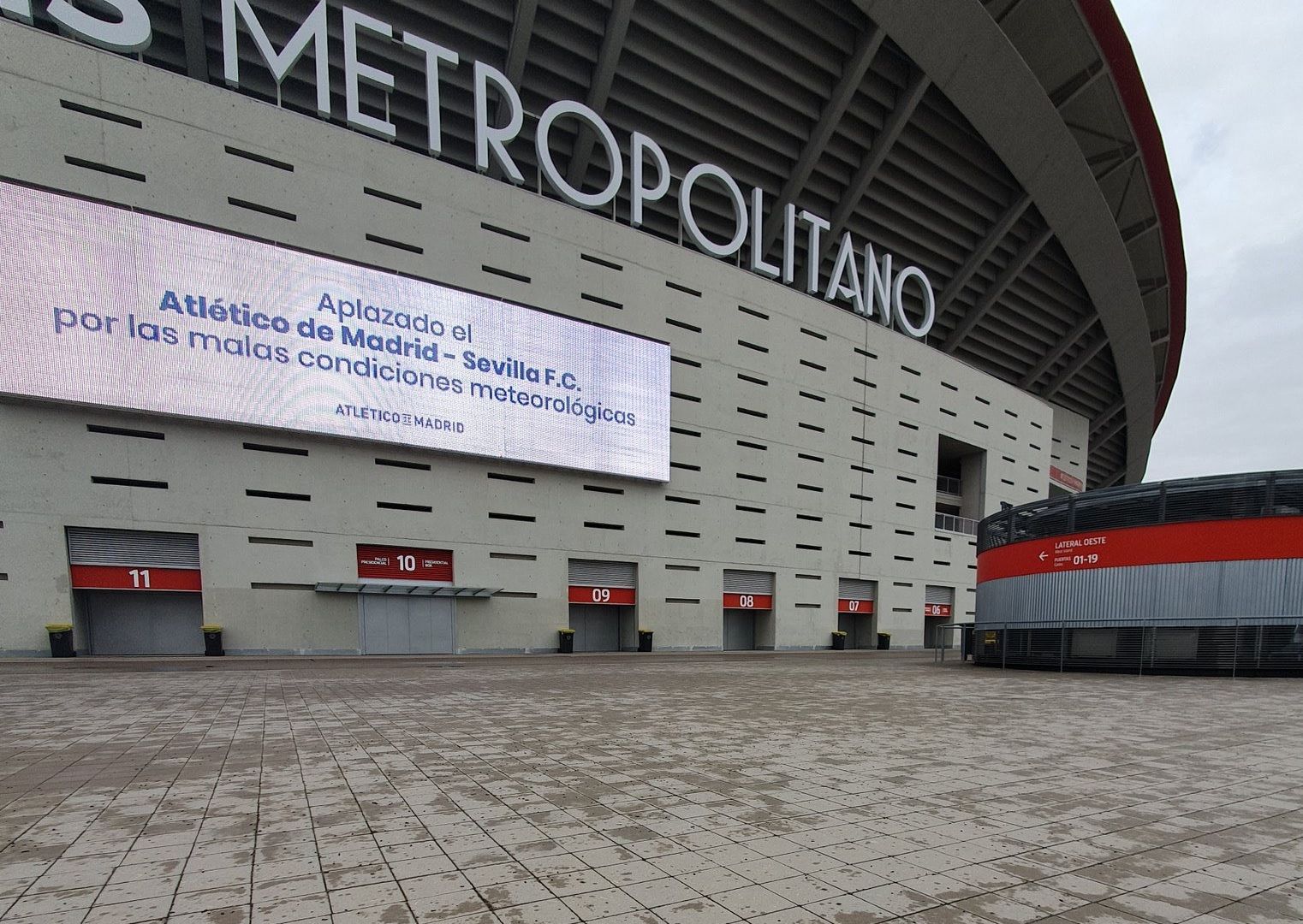  Fachada del Metropolitano