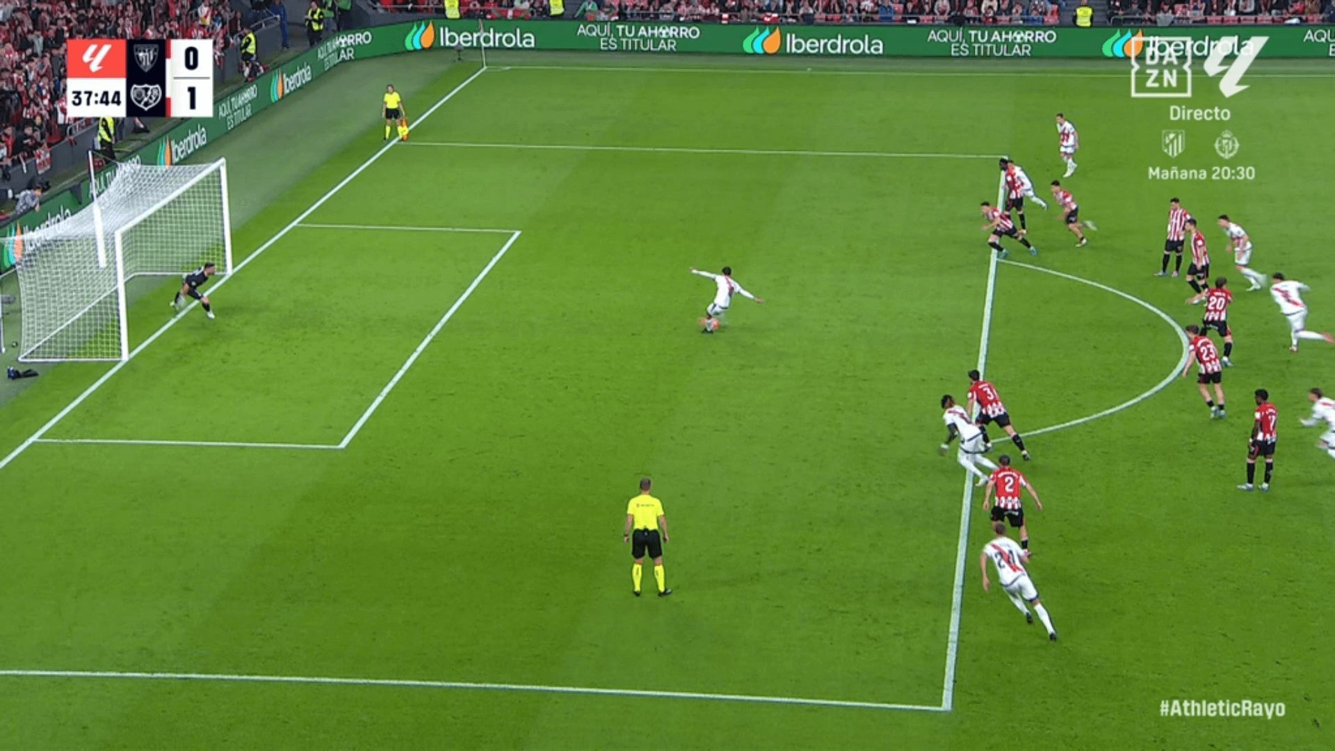  El penalti de Dani Vivian sobre Álvaro García.