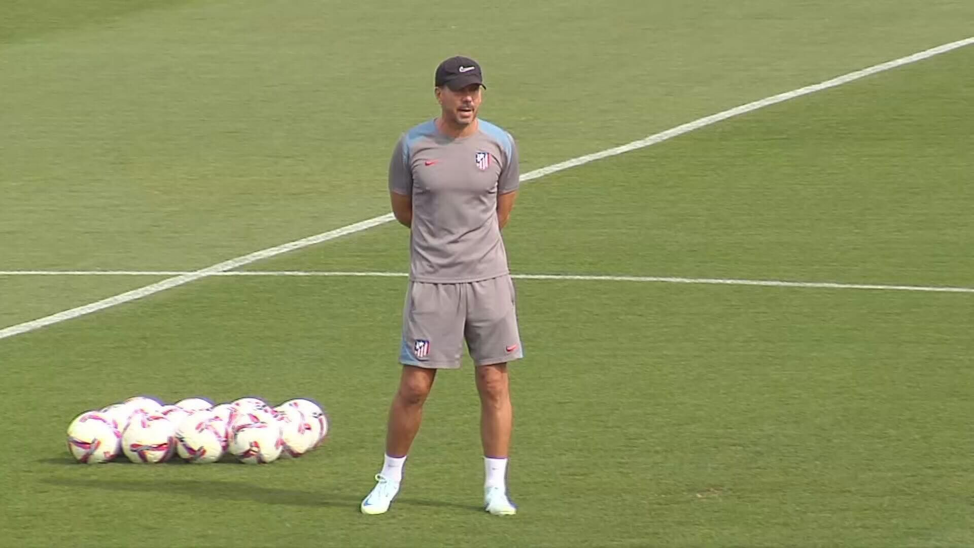  Simeone, relajado en el entreno del Atlético previo a San Mamés