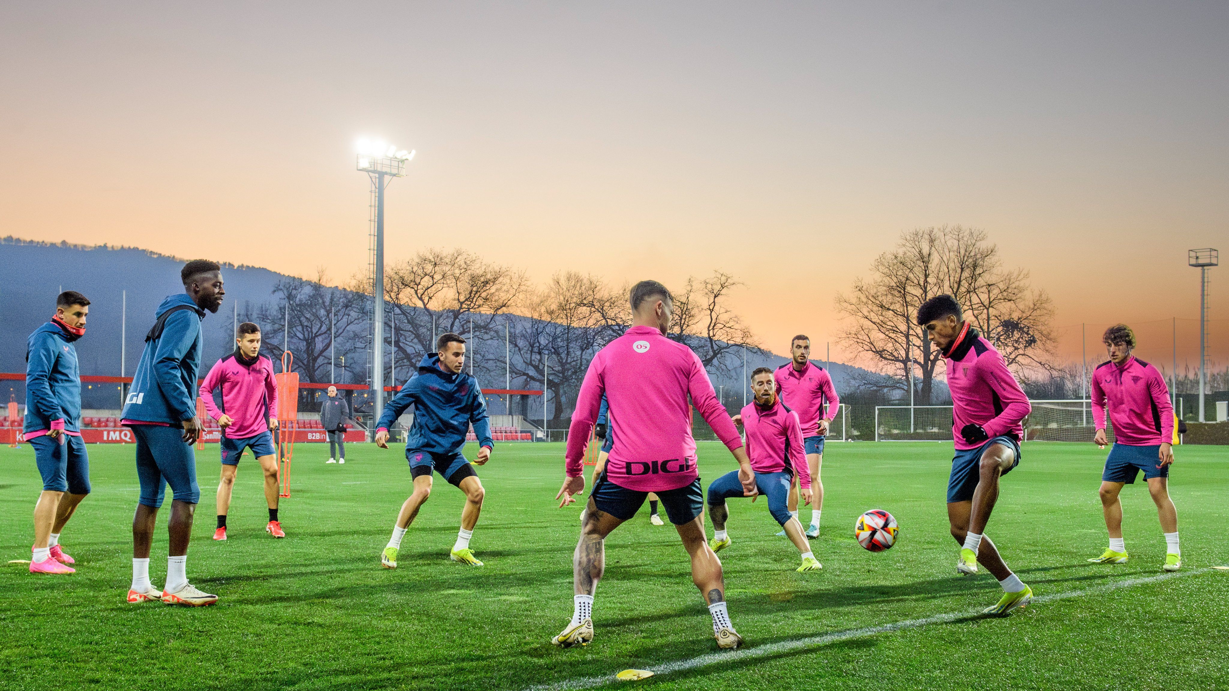 Los leones se entrenan en las instalaciones de Lezama; en julio volverán a la carga.