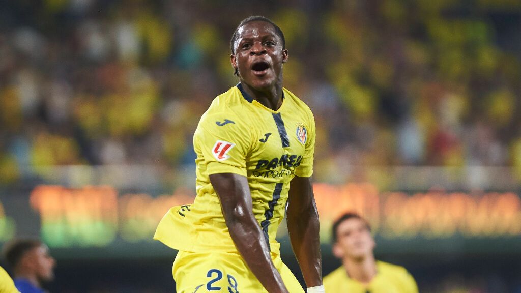 Etta Eyong celebrando un gol con el Villarreal (Fuente: Cordon Press)