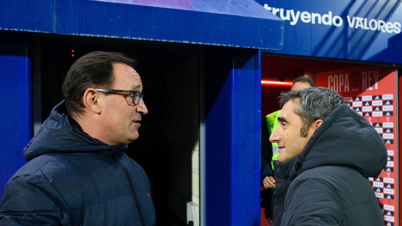 Joseba Etxeberria y Ernesto Valverde, en la ronda de 1/16's de Copa en Ipurua.