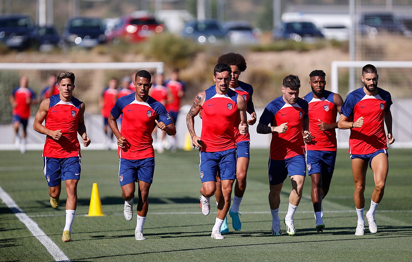  El Atlético de Madrid completa el último entrenamiento en Los Ángeles de San Rafael (Segovia)