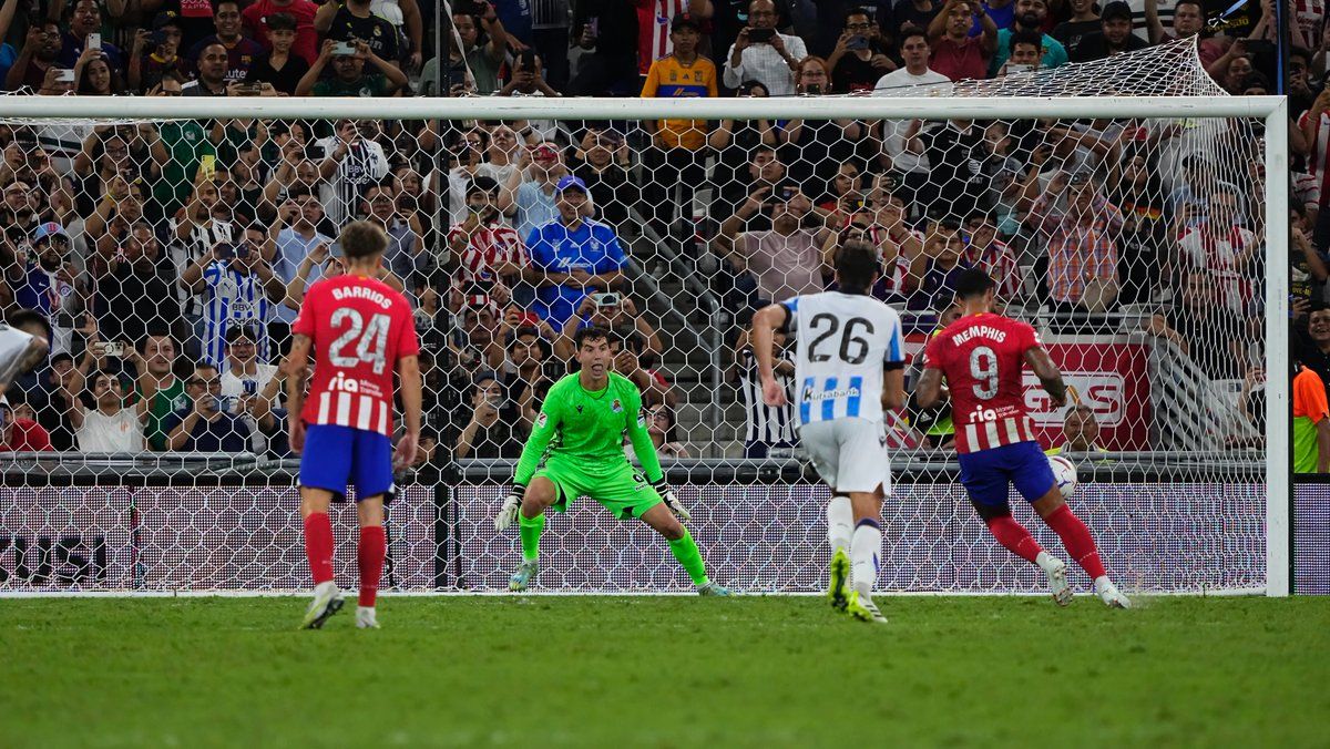  Unai Marrero, instantes antes de parar el penalti de Memphis al Atleti.