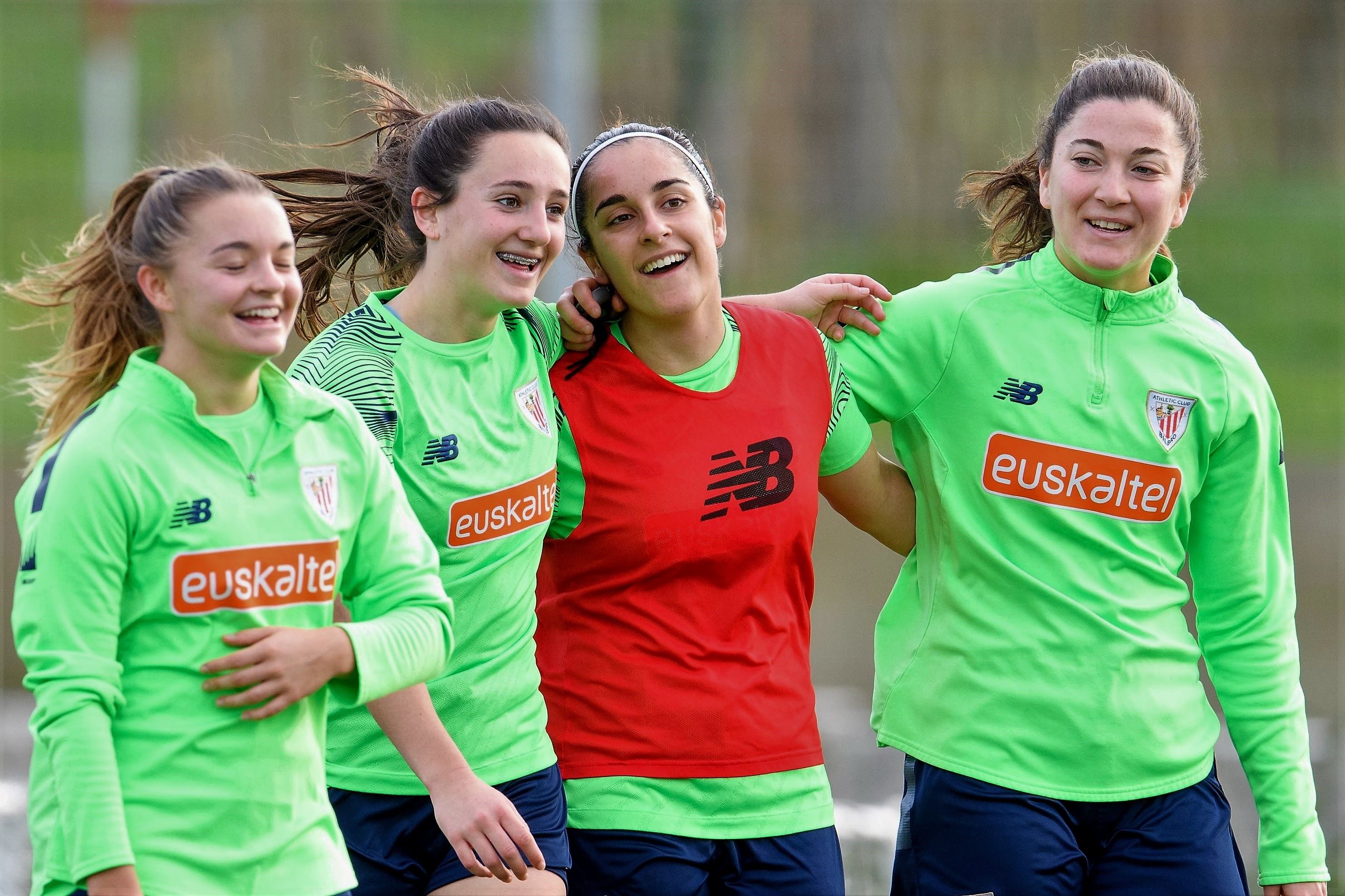  Las leonas Sara Ortega, Jone Amezaga, Yulema Corres y Paula Arana en Lezama.
