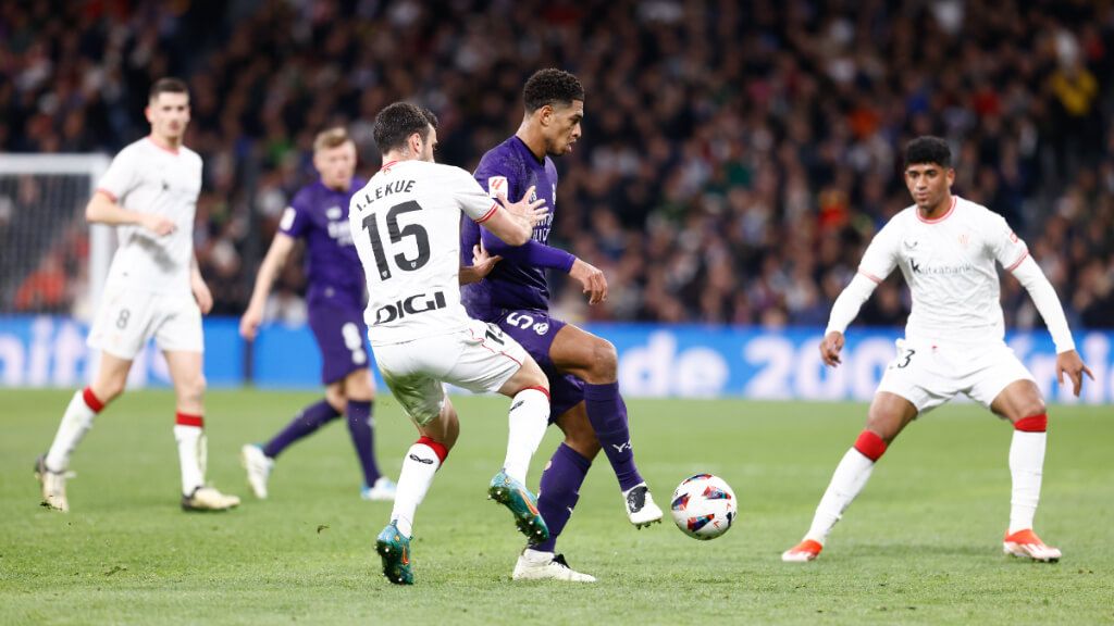  Real Madrid y Athletic se enfrentan en el Santiago Bernabéu (Europa Press)