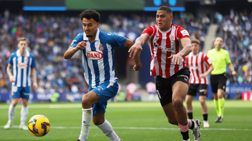 Maroan Sannadi durante el partido del Athletic Club ante el RCD Espanyol en Cornellá