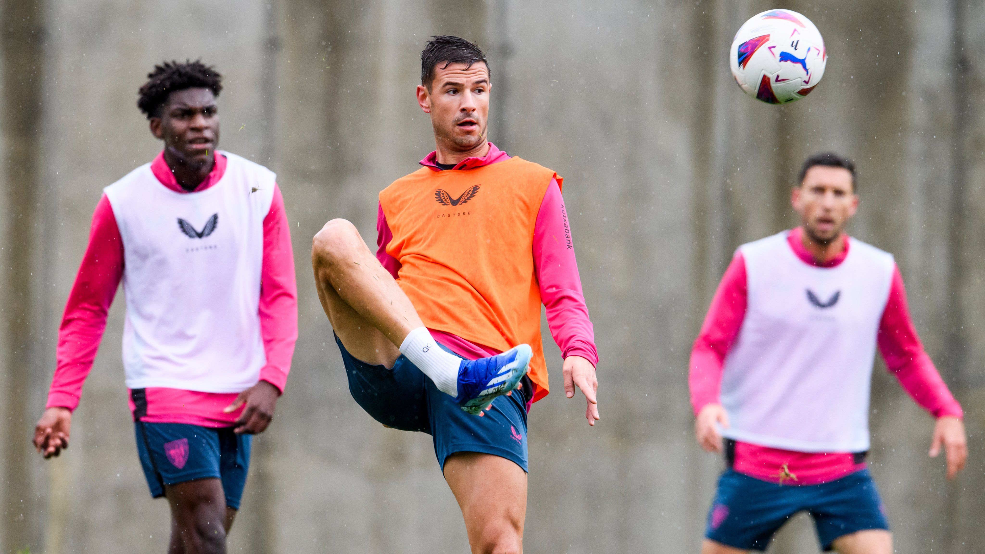  Toque del pichichi rojiblanco, Gorka Guruzeta, entrenando en Lezama.