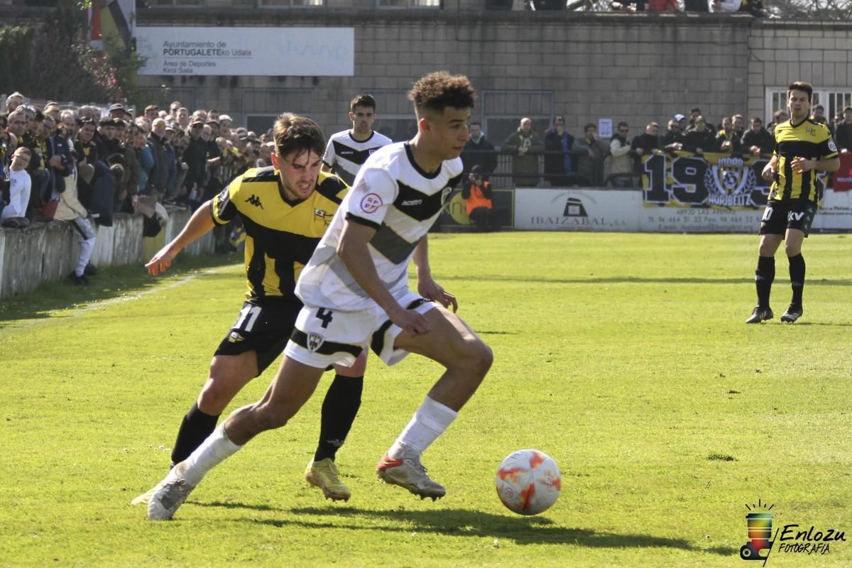 Aymane Jelbat, en un partido con el Barakaldo.