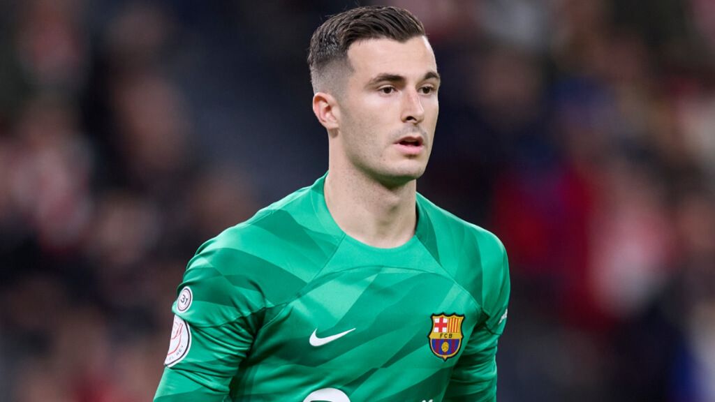 Iñaki Peña en un partido con el Barça