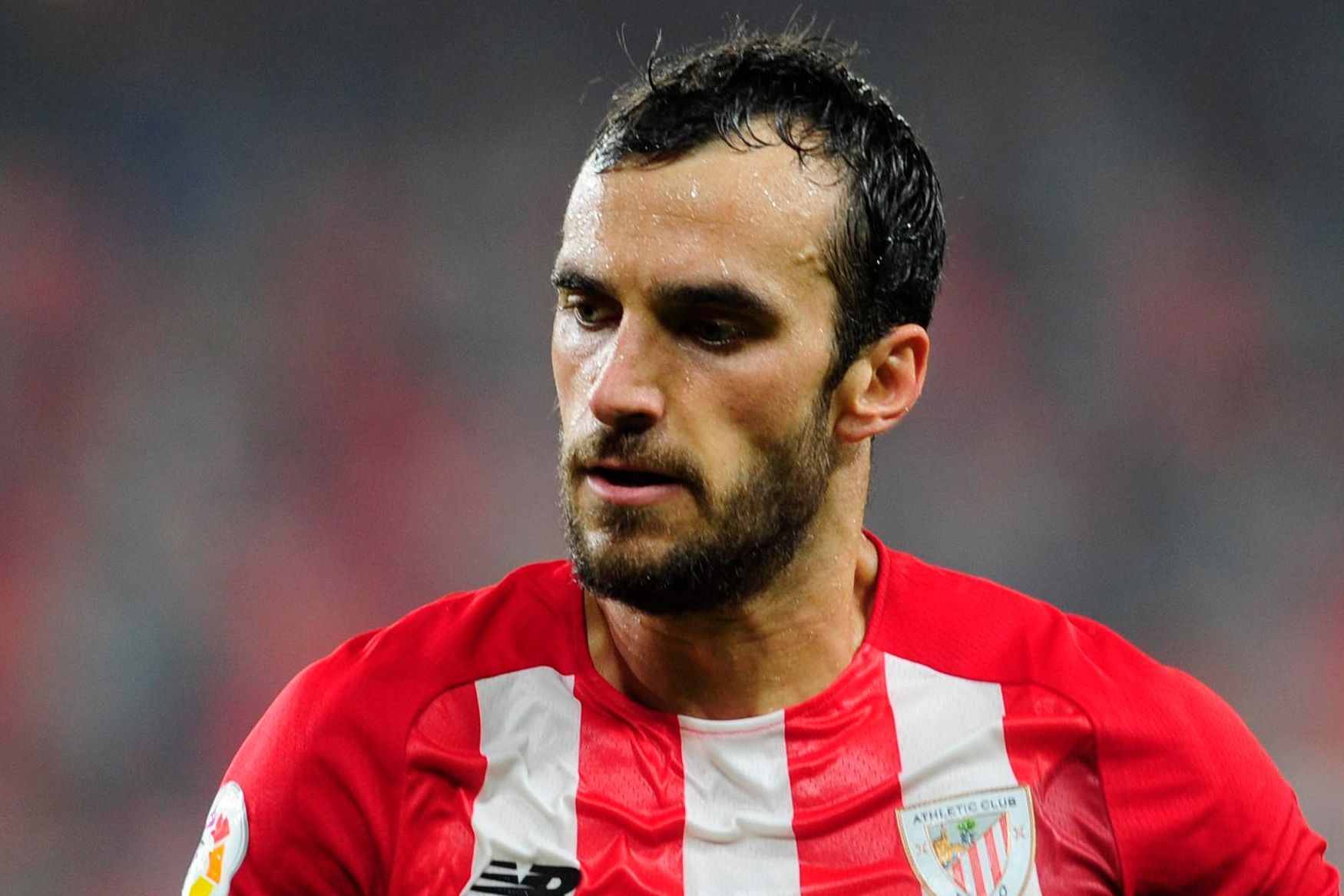  Iñigo Lekue en un partido en San Mamés.