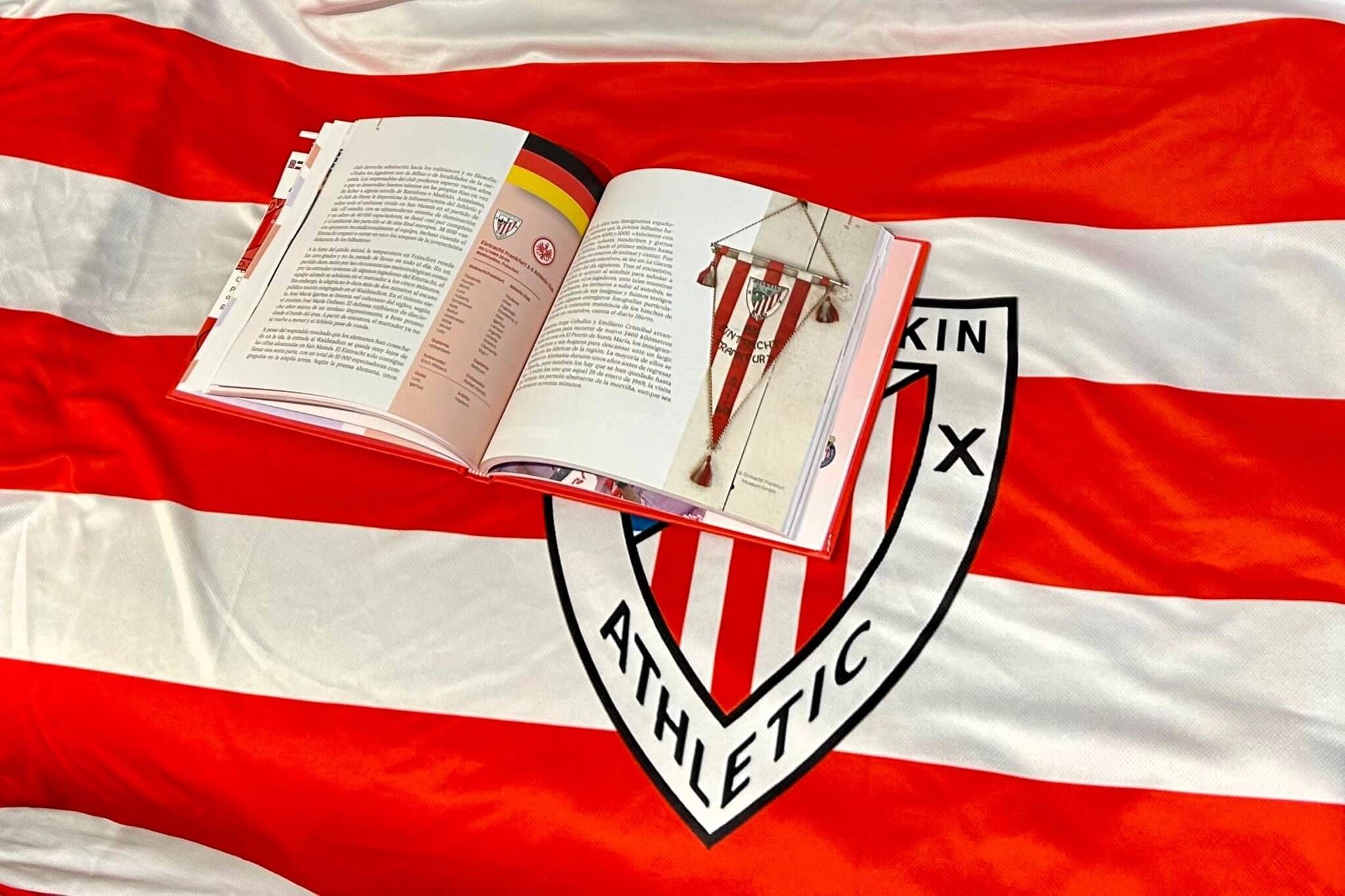  Entre las páginas del libro 'Nuestro Athletic por el mundo', obra de Dirk Segbers.