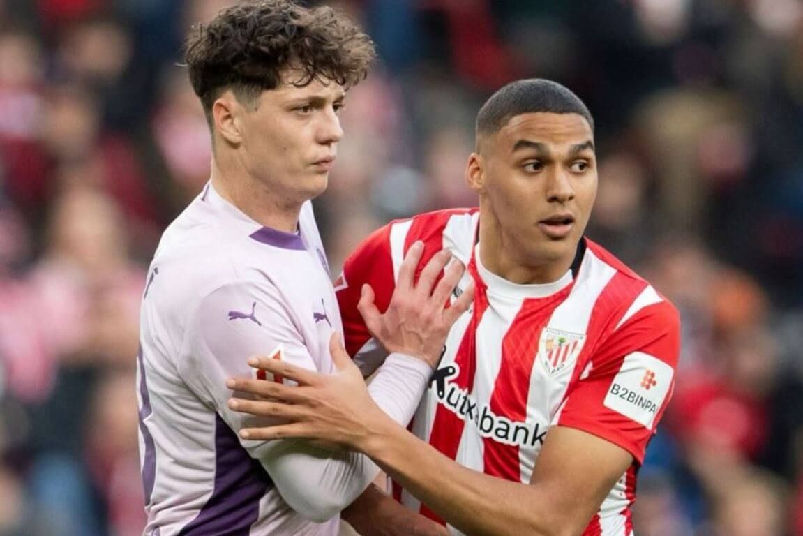  Maroan Sannadi en acción ante la defensa del Girona en el partido de San Mamés.