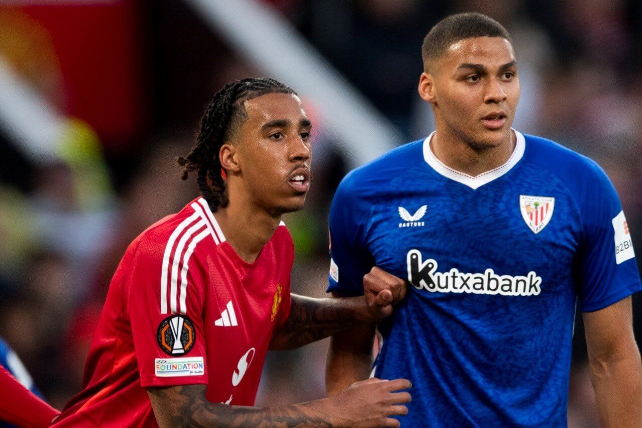  Gran pelea de Maroan Sannadi ante el Manchester en Old Trafford.