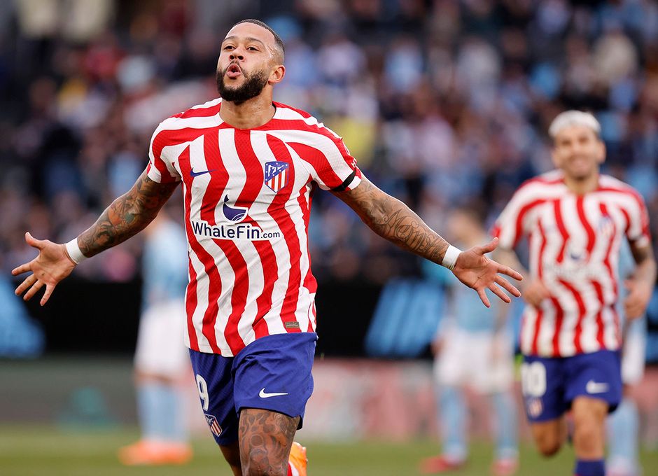  Memphis Depay celebra su primer gol con el Atlético de Madrid ante el Celta.