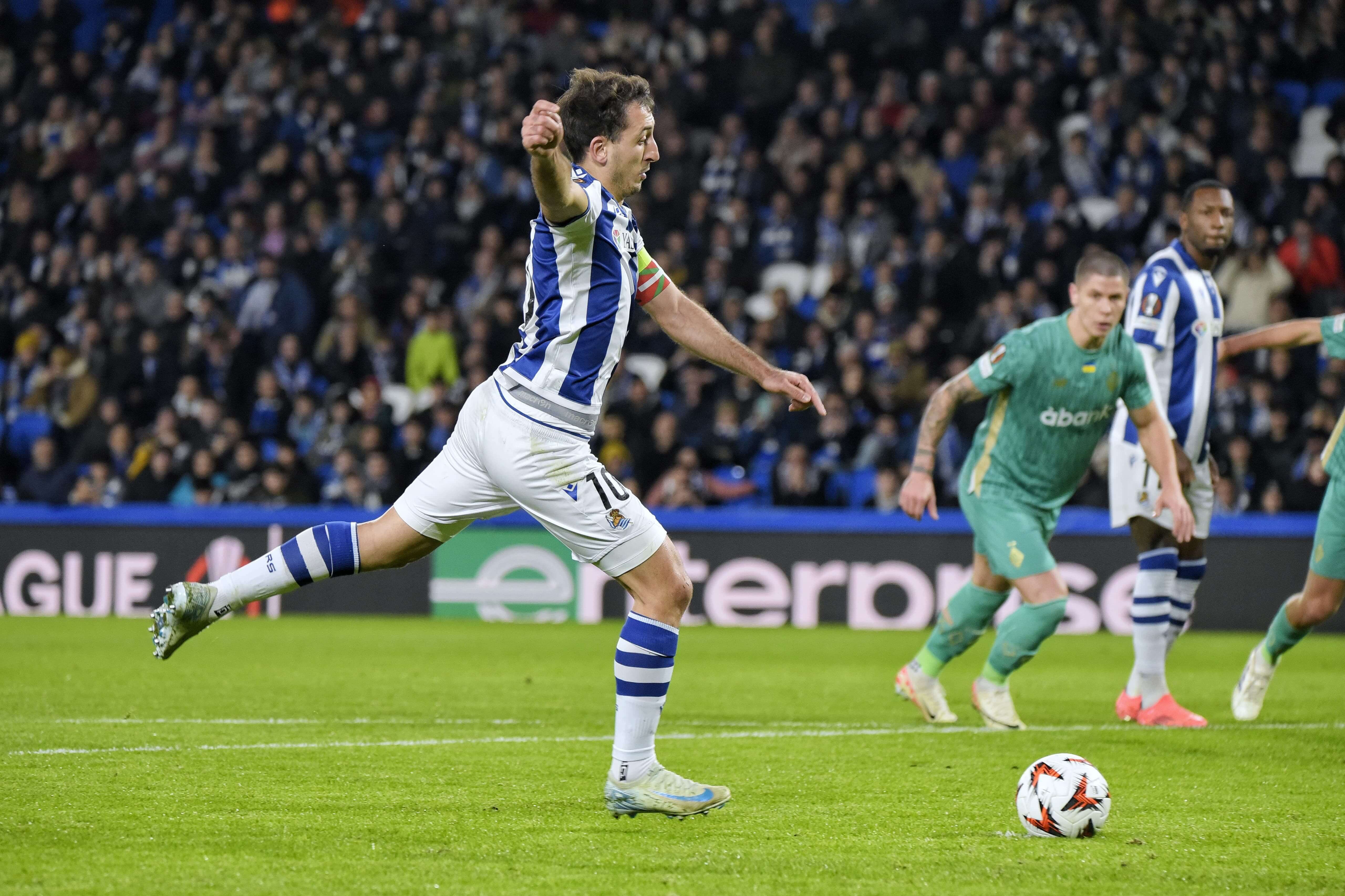 Mikel Oyarzabal no transformó el penalti pero sí aprovechó el rechace (Foto: Giovanni Batista).