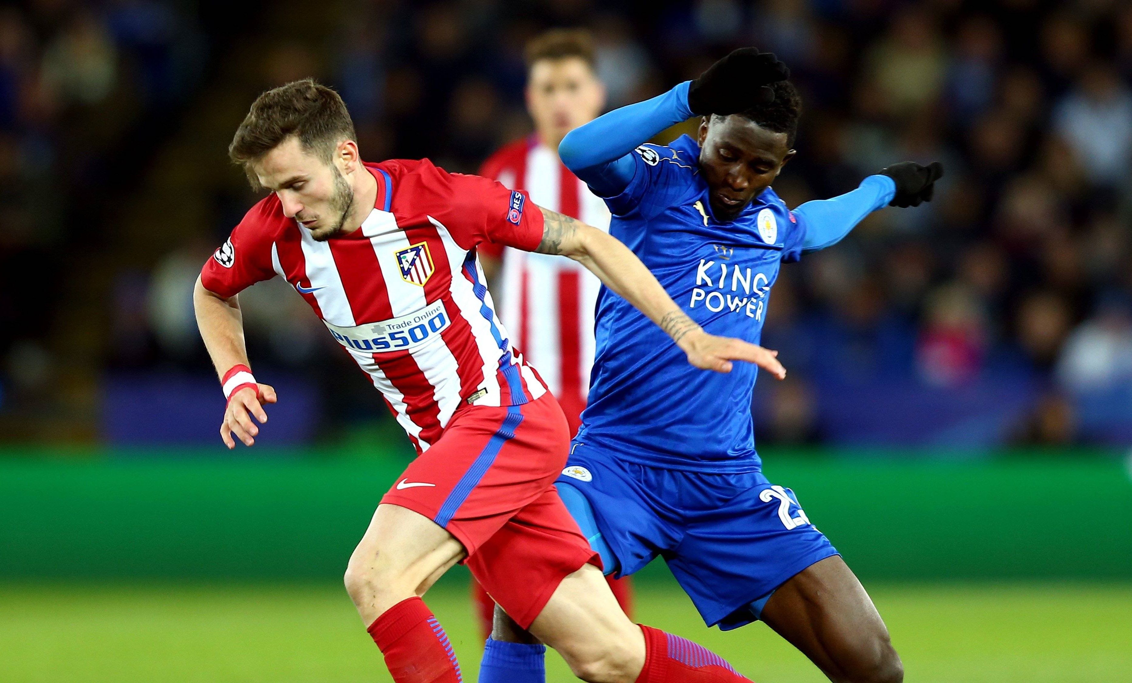  Ndidi y Saúl, en un partido de Champions.