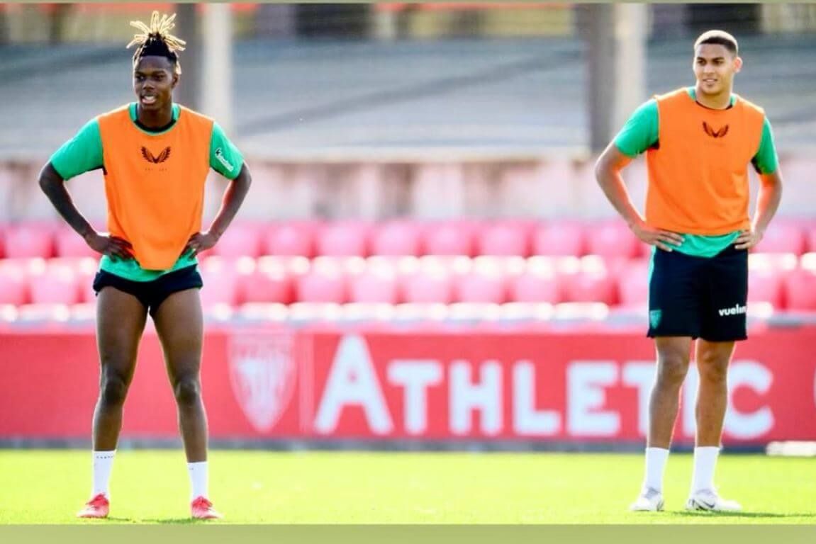  El extremo Nico Williams y el delantero Maroan Sannadi entrenando en Lezama.