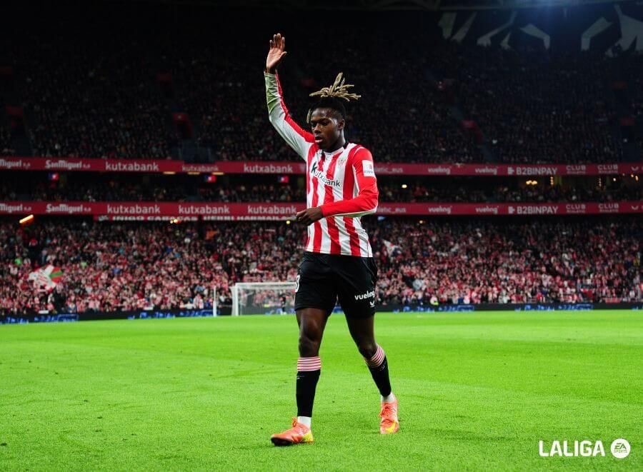 Nico Williams en un lance del Athletic-Real Madrid en San Mamés.