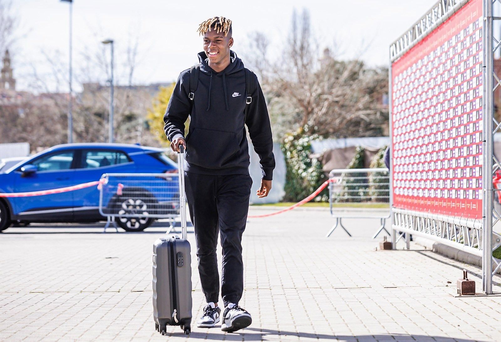  Nico Williams, jugador del Athletic Club, a su llegada este lunes a la concentración en Las Rozas.