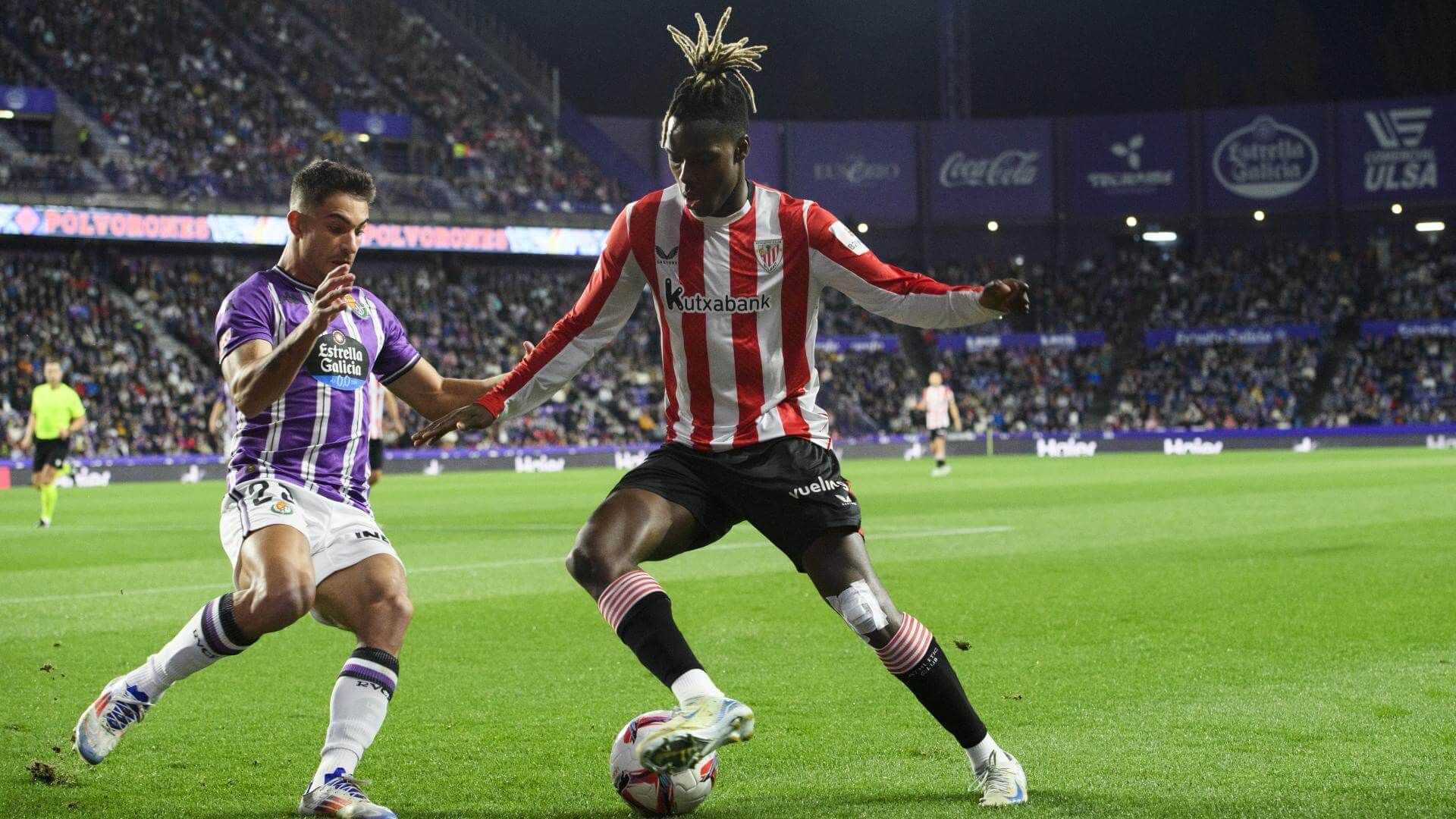 Acción de Nico Williams ante el Valladolid en Zorrilla.
