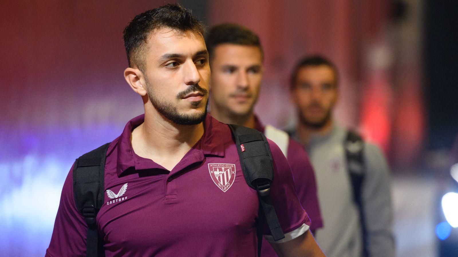  Llegada a un partido en San Mamés de Aitor Paredes y Gorka Guruzeta.