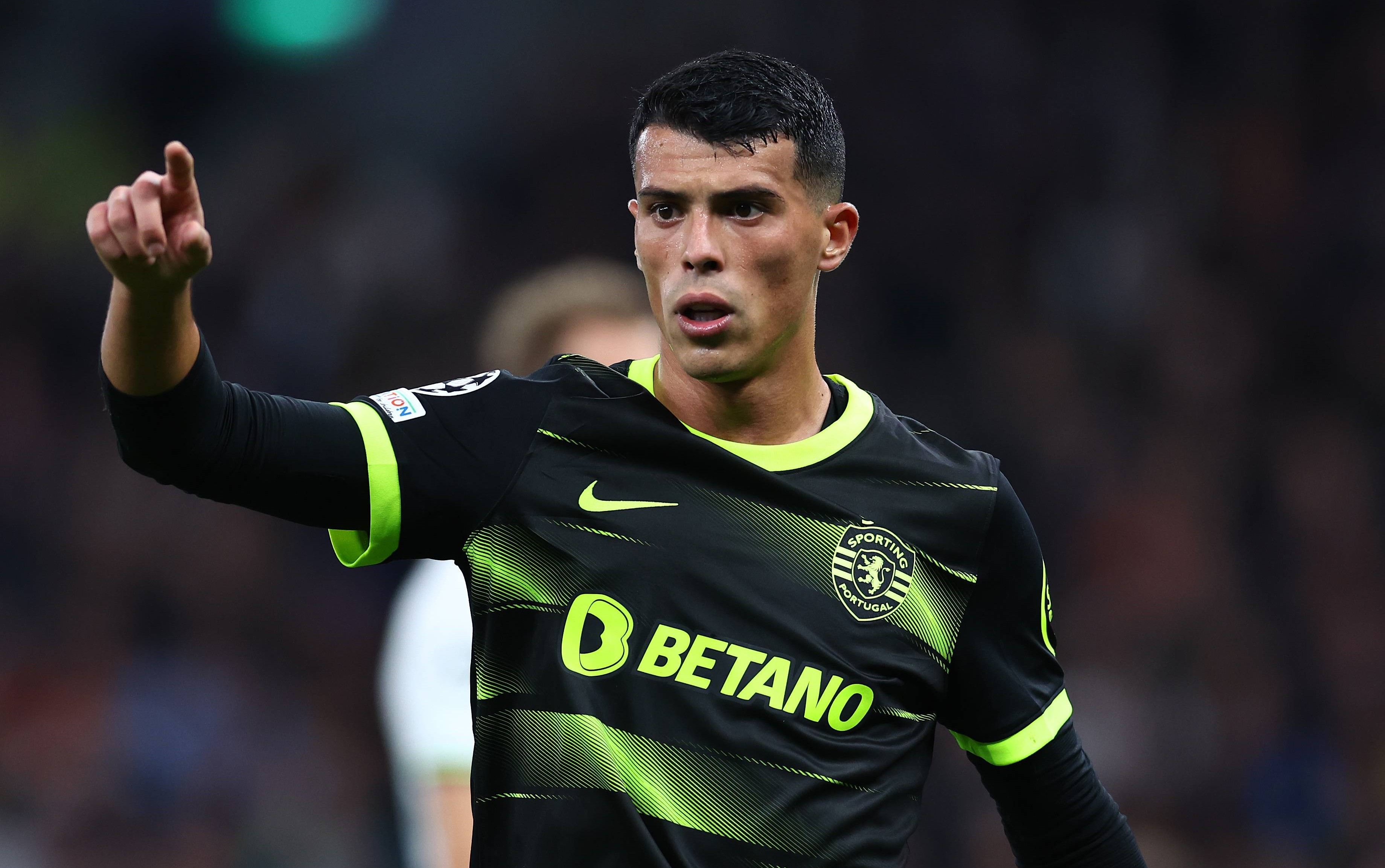  Pedro Porro, en un partido del Sporting (FOTO: Cordón Press).