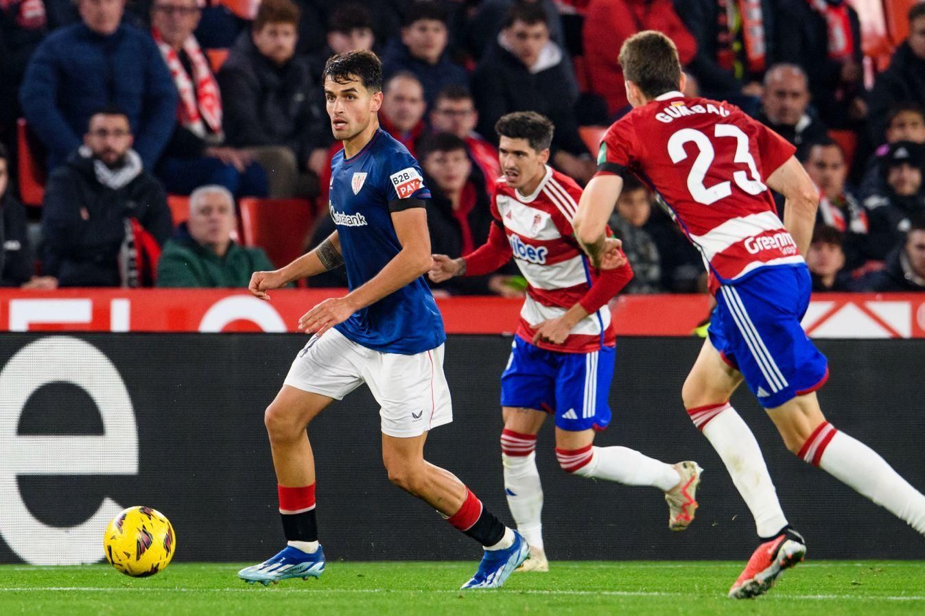 Gran partido de Beñat Prados ante el Granada en Los Cármenes.