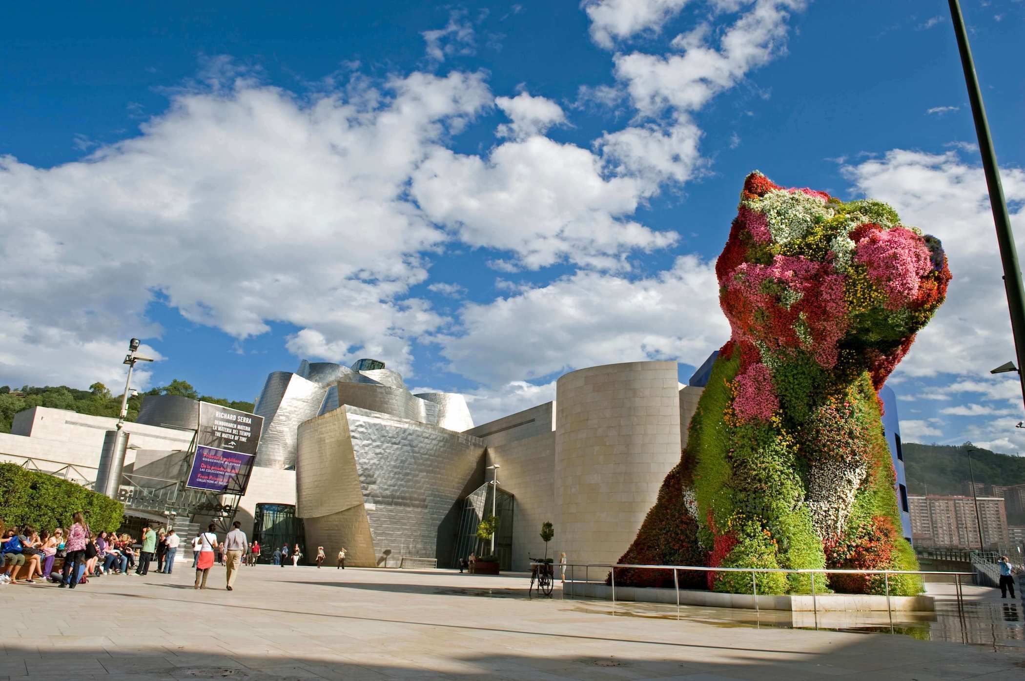  Imagen del exterior del Museo Guggenheim.