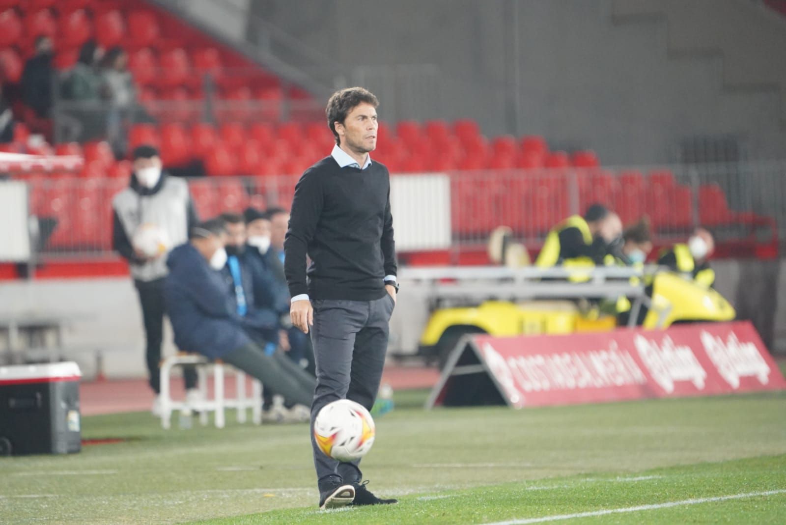  El técnico Francesc Ferrer Sicilia 'Rubi', durante un partido de la UD Almería.