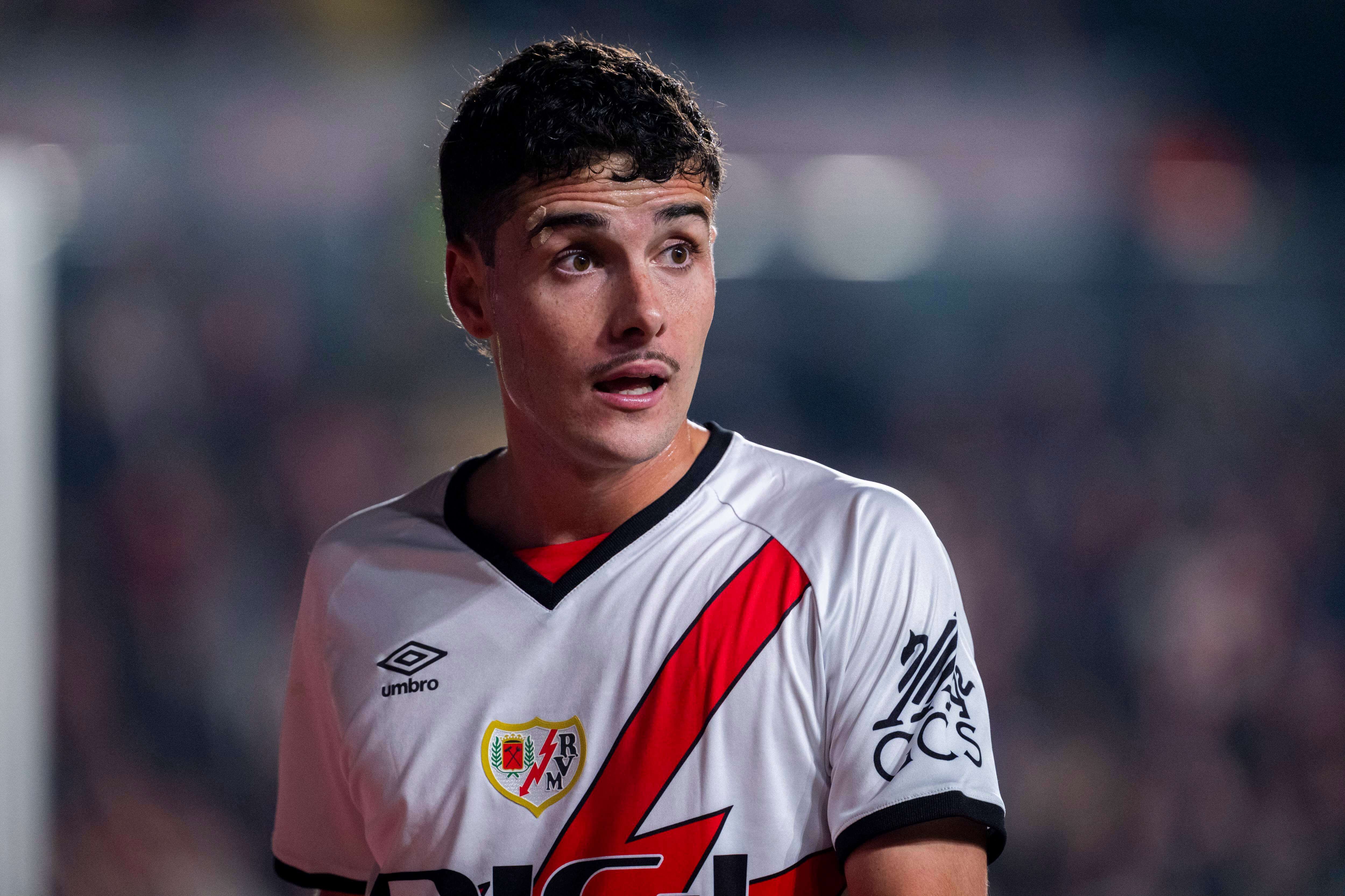 Sergio Camello, en un partido del Rayo Vallecano.