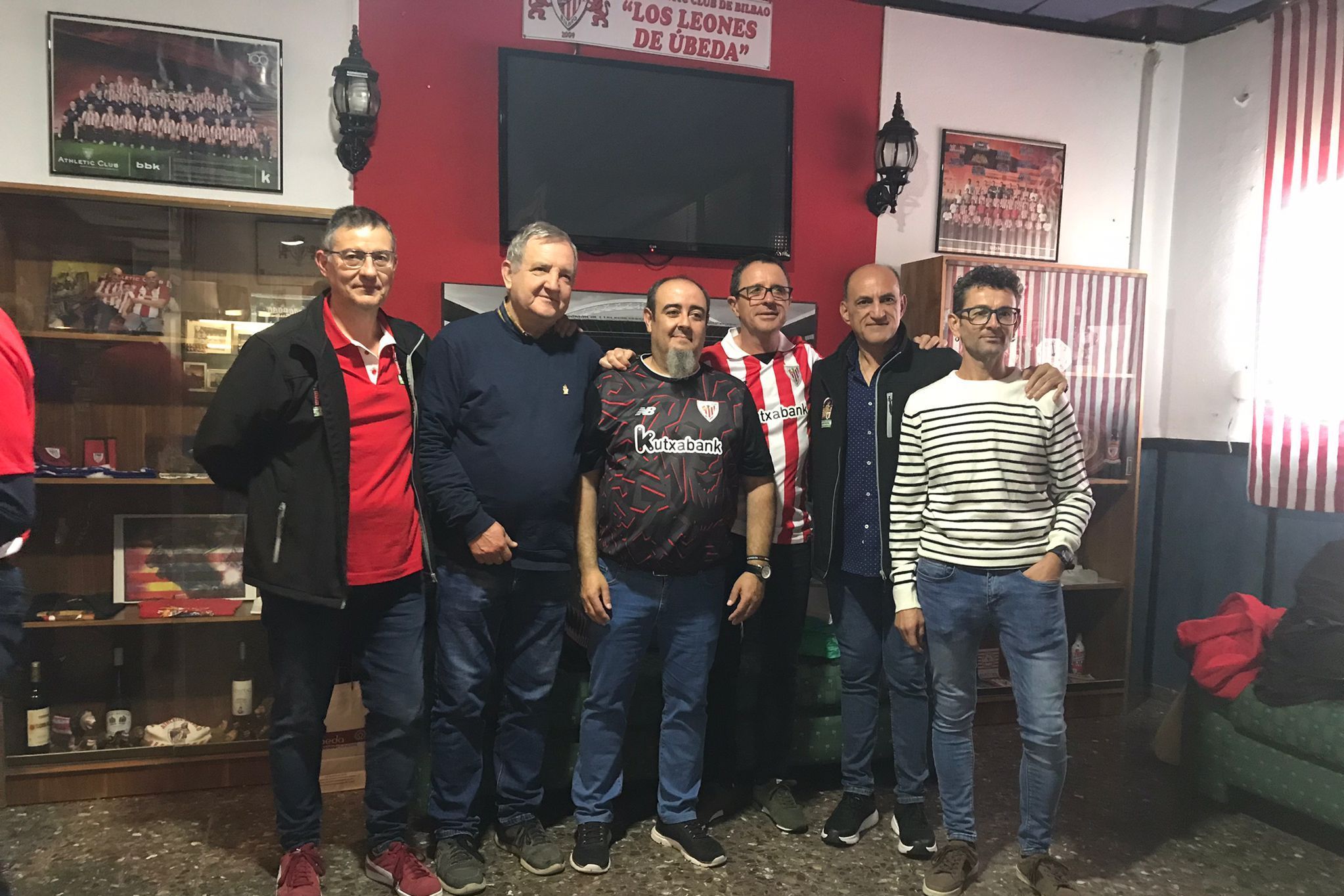  La nueva directiva surgida tras el XIII Congreso de la Agrupación Sur de Peñas del Athletic Club con Pepe Sarria al frente.