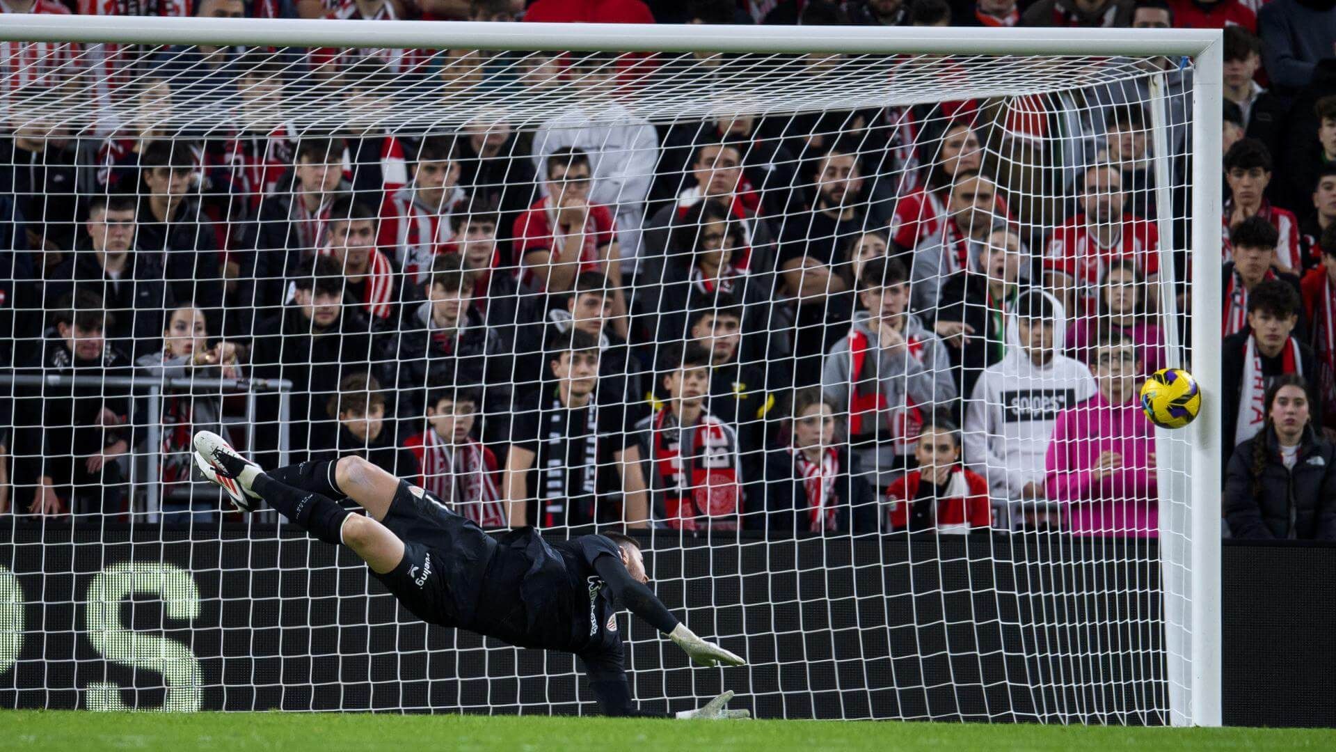  Unai Simón, durante el Athletic-Leganés en San Mamés.
