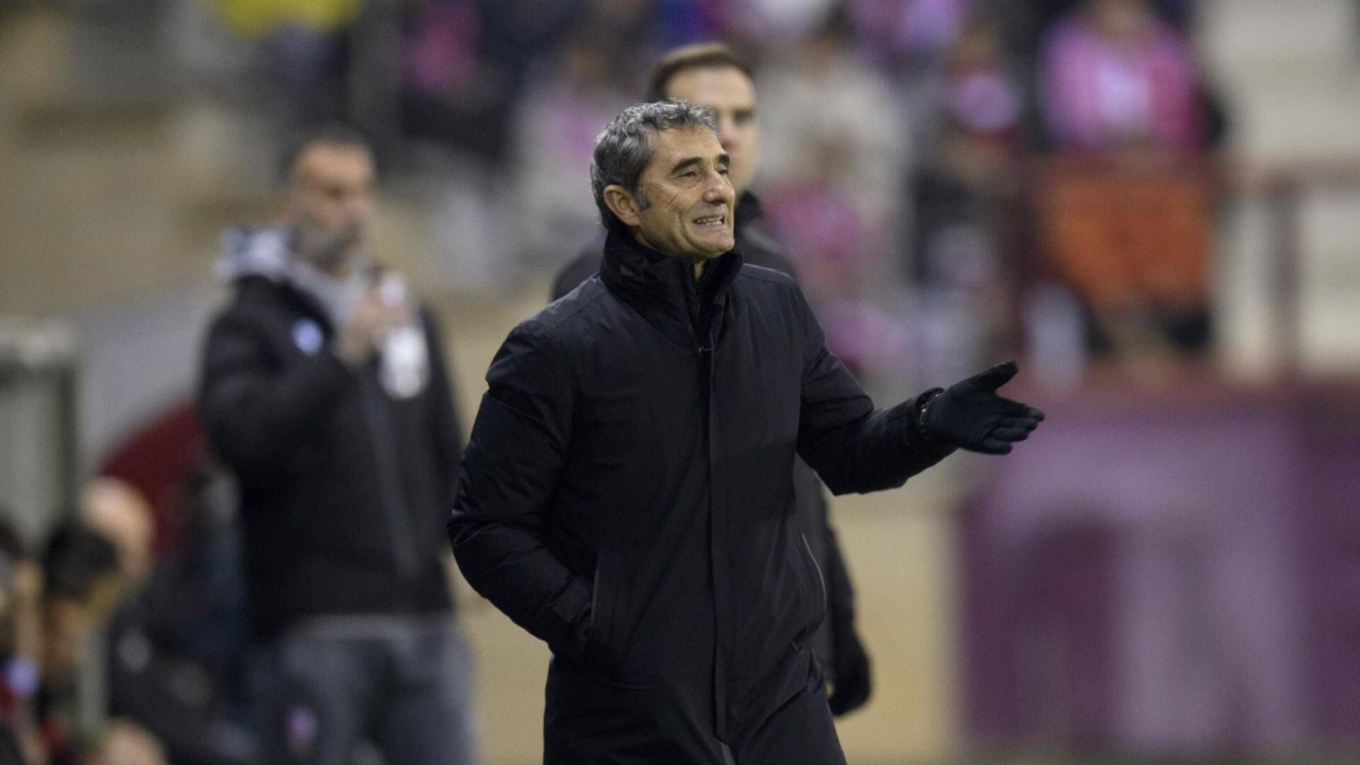  Ernesto Valverde, Ilustre de Bilbao, dirige ante el Logroñés en Copa en Las Gaunas.